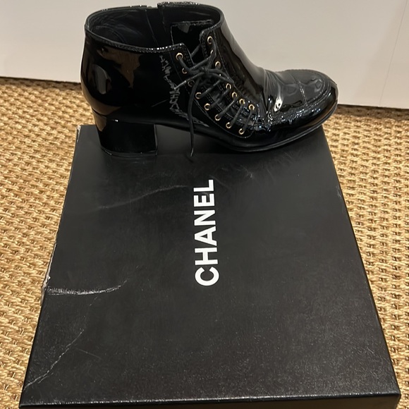 Chanel Patent Leather lace up black booties with a side zip with 2 inch heel - Picture 11 of 12